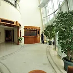 Ξενοδοχείο Midi 4*
