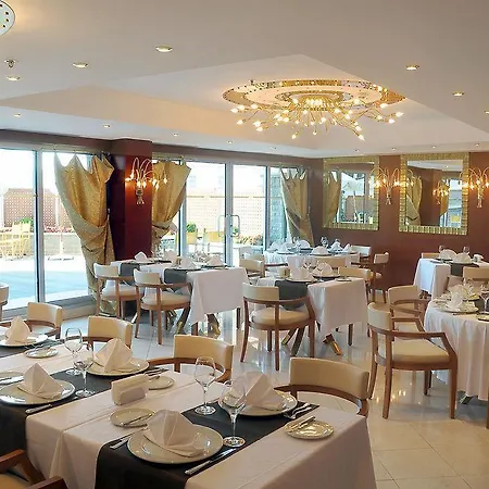 Hotel Midi