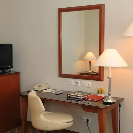 Midi Hotel 4*