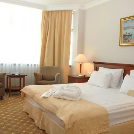 Hotel Midi